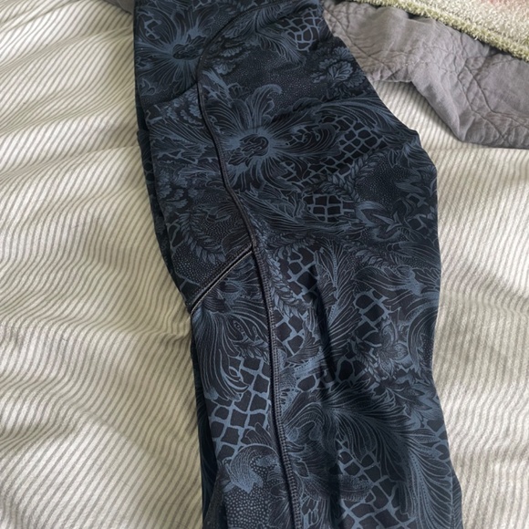 Lululemon Speed Up Tight (Full-On Luxtreme 28”) - Nouveau Mach Blue Black - Picture 4 of 4